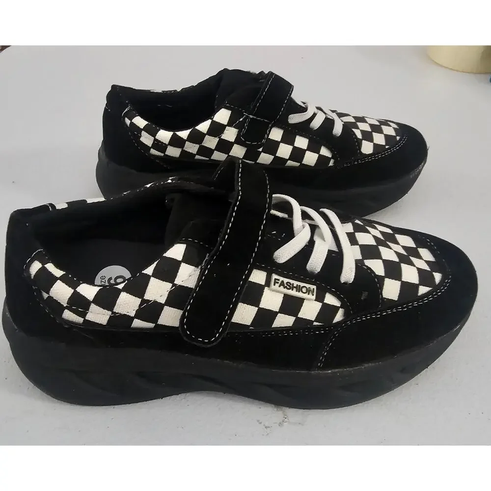 NWOB Boy's Lace up Sneakers Size EU37 US 5- 5.5